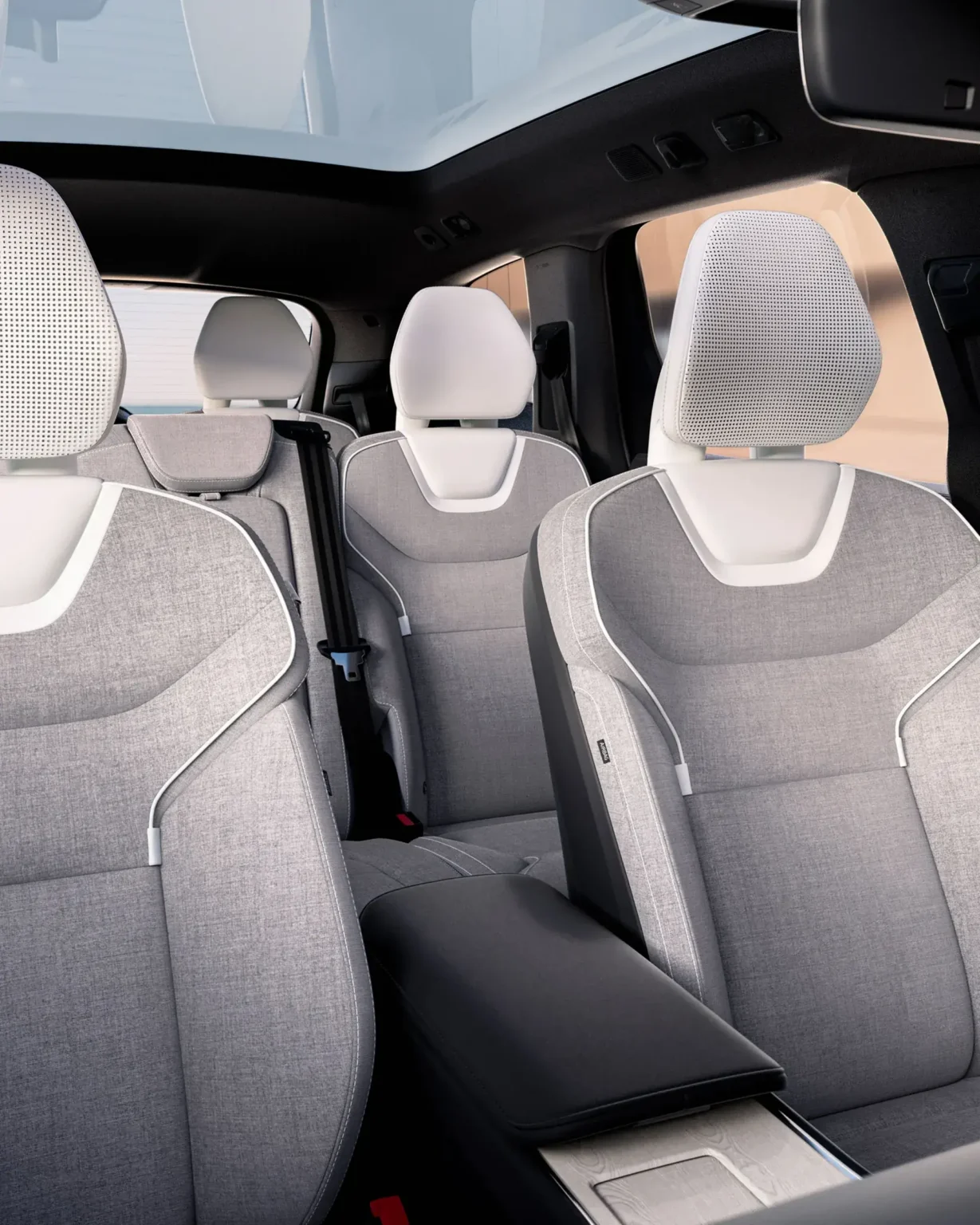 Light-coloured front and second-row seats in the Volvo EX90 cabin