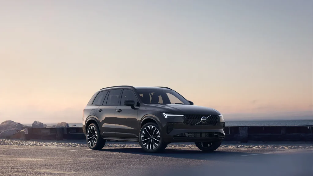 Volvo XC90 in Platinum Grey