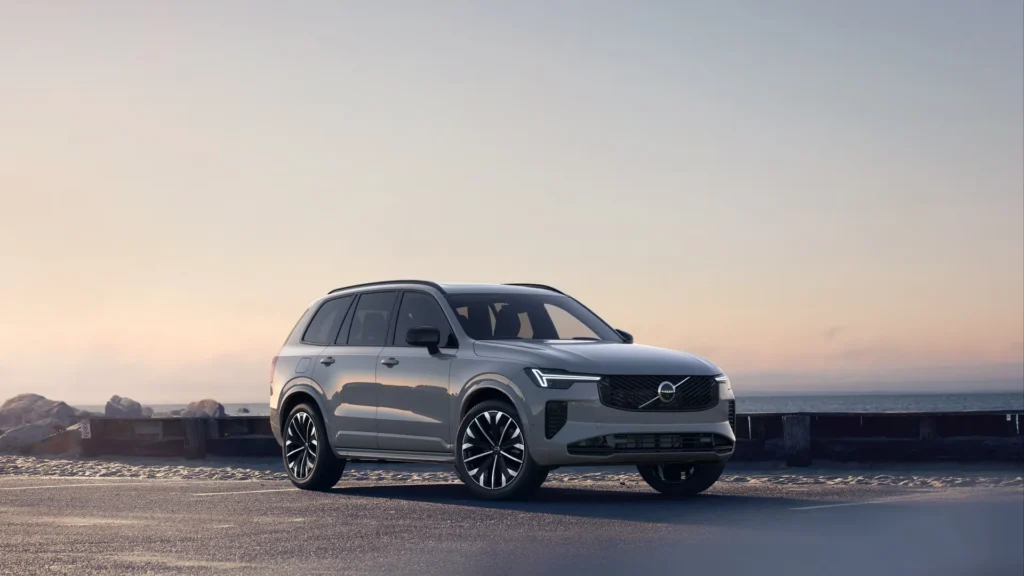 Volvo XC90 in Vapour Grey