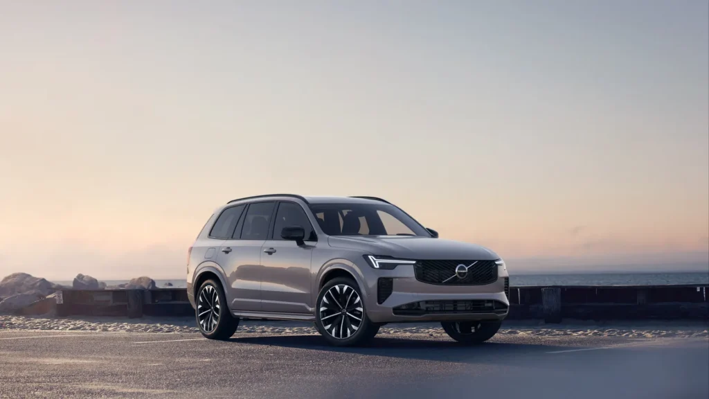 Volvo XC90 in Aurora Silver
