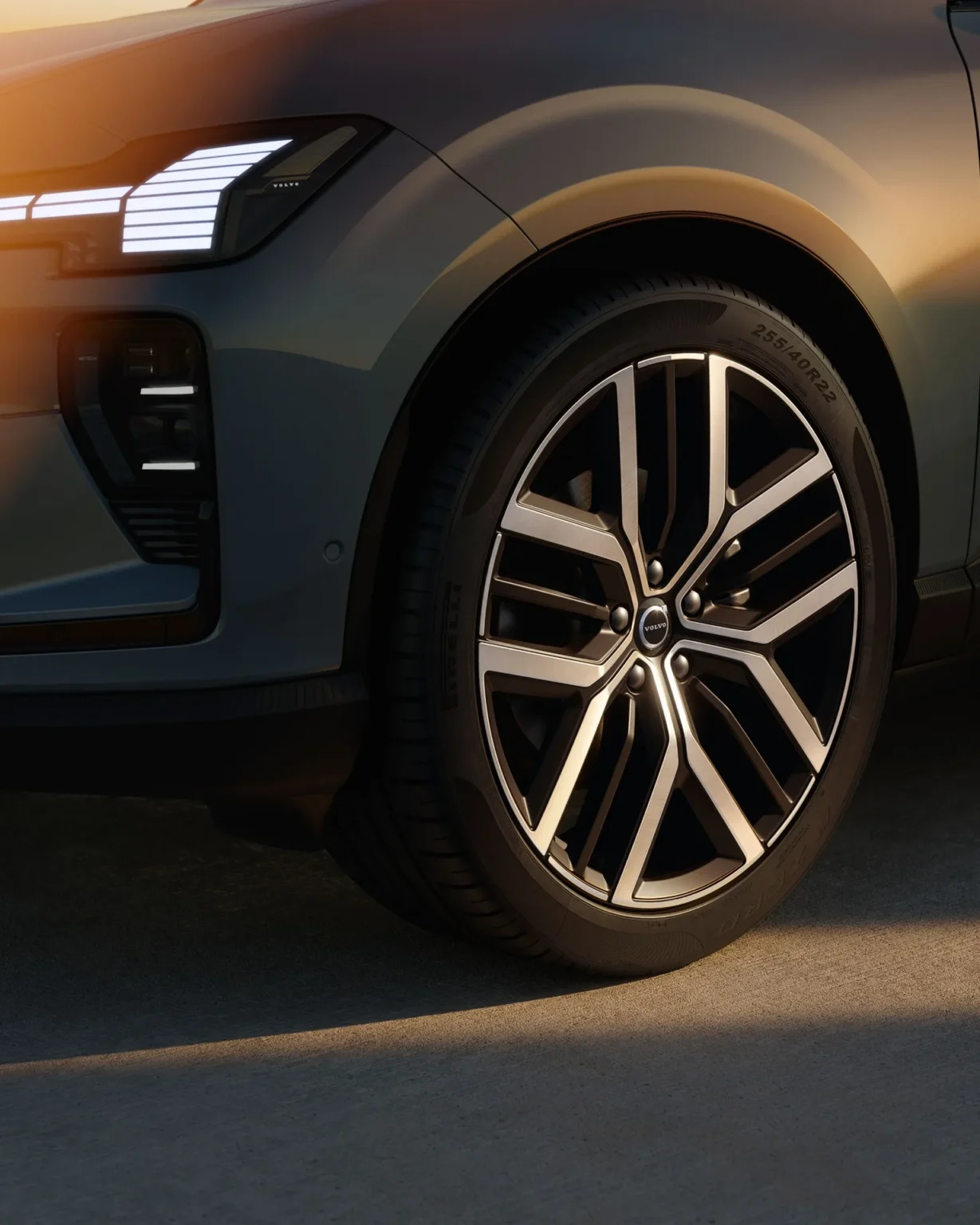 Volvo EX60 front wheel and headlight signature