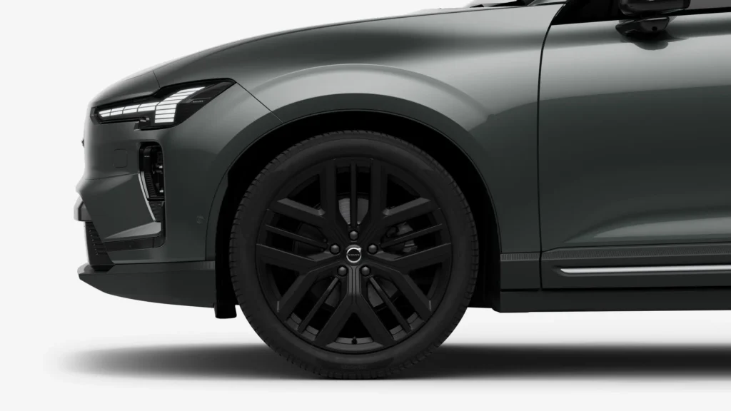 22-inch 5-Y-spoke matt black wheel on a Volvo EX60