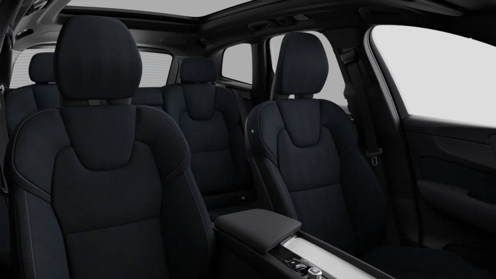 Volvo XC60 Plug-in Hybrid interior in Navy