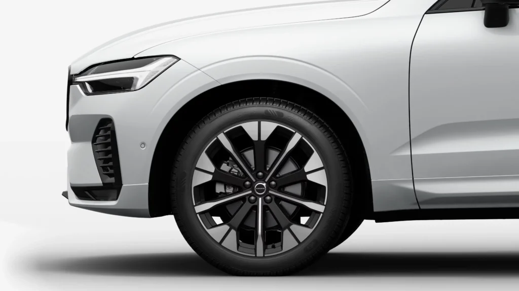 20-inch 5-Y-spoke glossy black diamond-cut wheel on a Volvo XC60
