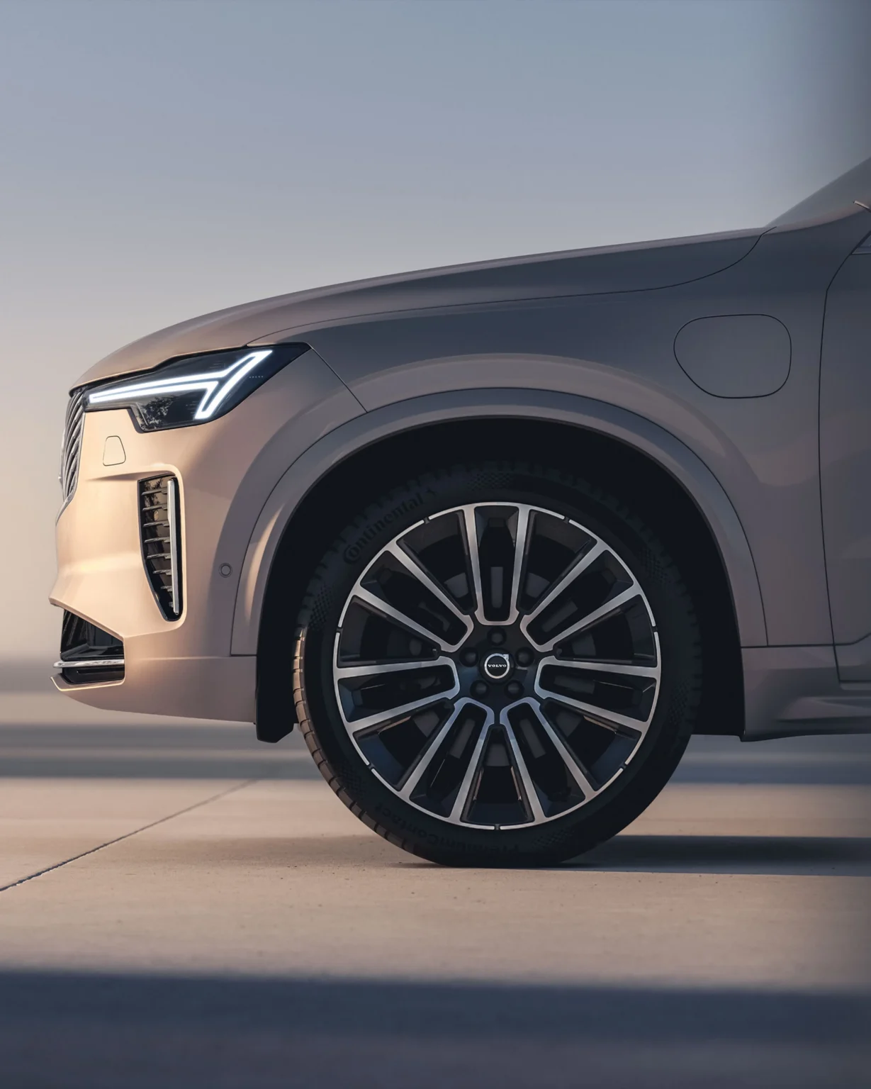 Close-up of the Volvo XC90 front wheel and headlight