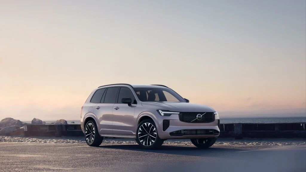 Volvo XC90 Plug-in Hybrid in Aurora Silver